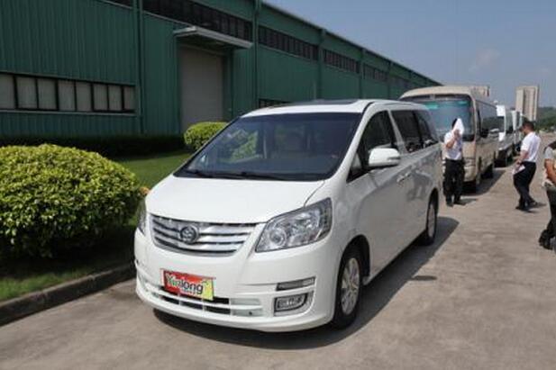 董明珠30亿造的汽车 车标看呆BYD高清图片