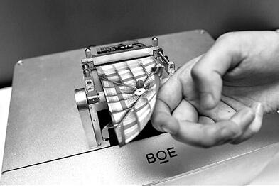 iPhone X销售不如预期 柔性OLED陷入迷途?