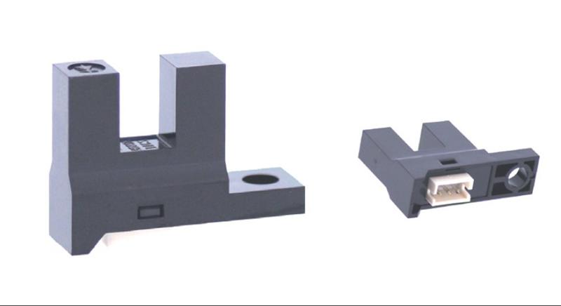 KI1489槽型光电传感器特征 Easy removing paper dust. High-resolution : slit width 0.25 or 0.5mm. Visible Light cut filter. Built in resistor for LED drive. 光电传感器应用 光电传感器是一种小型电子设备,它可以检测出其接收到的光强的变化。早期的用来检测 物体有无的光电传感器是一种小的金属圆柱形设备,发射器带一个校准镜头,将光聚焦射向接收器,接收器出电缆将这套装置接到一个真空