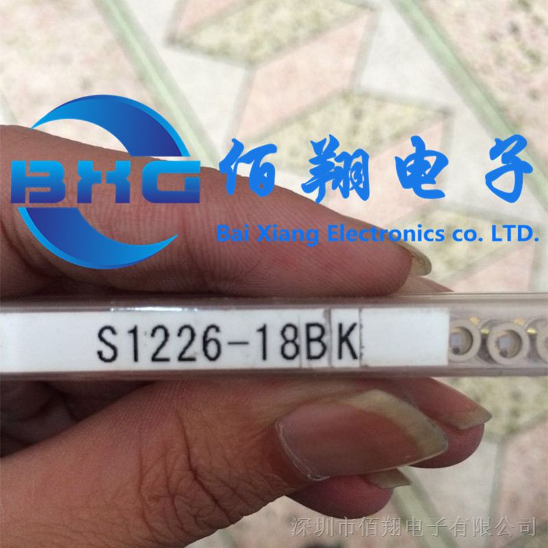 供应HAMAMATSU滨松 S1226-18BK 硅光电二极管 硅光电池DIP-2金脚原装