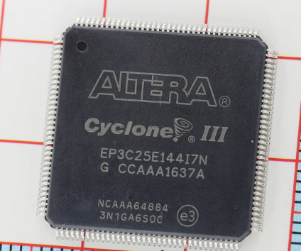 EP3C25E144I7N 	集成电路（IC）
