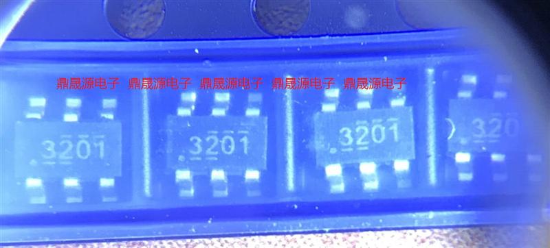 TPS563201DDCR 4.5V-17V输入 3A降压转换器