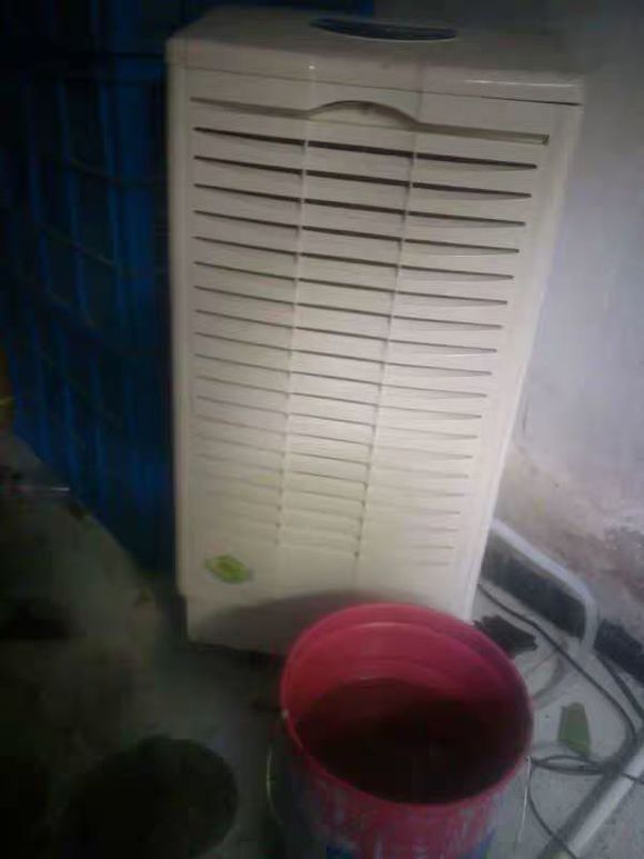 防范潮湿用的空气除湿机