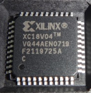 XC18V04VQ44C    现场可编程门阵列